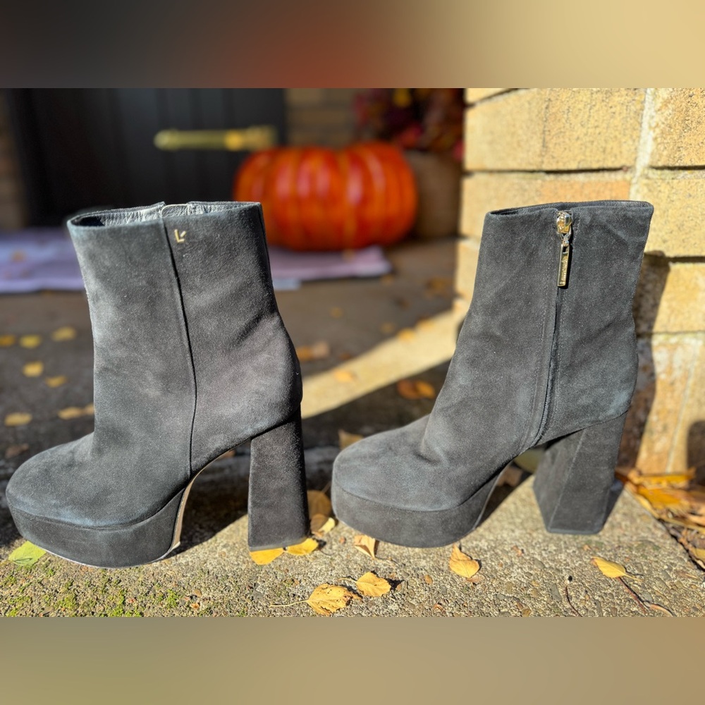 Larroude boot - Picture 15 of 16